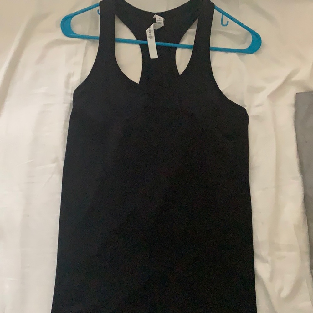 lululemon black swiftly tech 2.0. Barely used!!